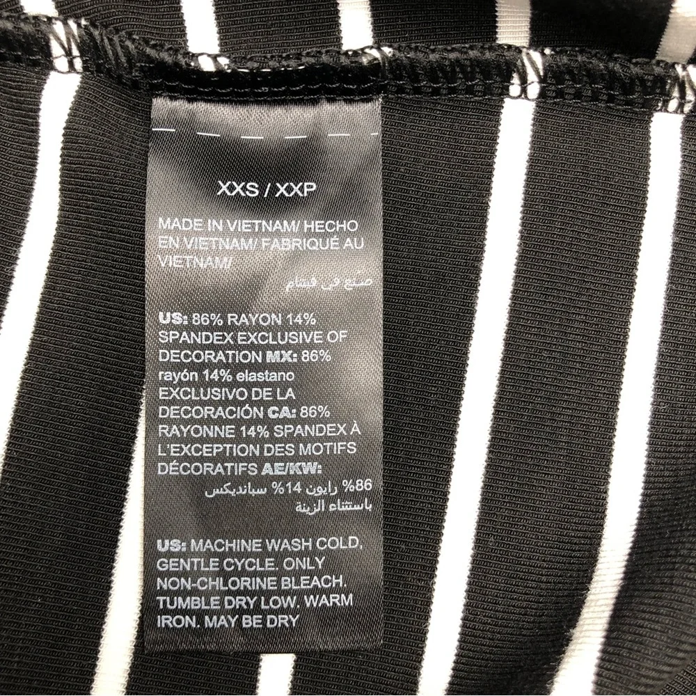 ⭐️NEW⭐️White House Black Market (WHBM) Black 3/4 Sleeve Pullover Stripe Dress - Picture 8 of 9